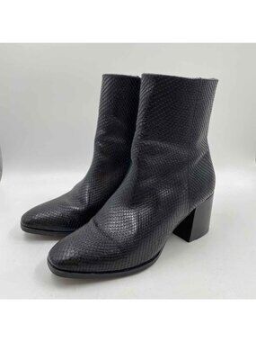 Baretraps Leather Women's Shoe Size 8 Black Textured Boots